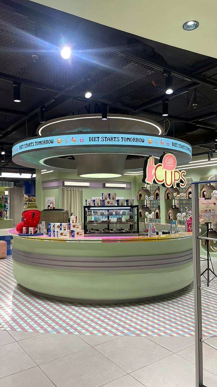 Booth kios minuman bentuk bulat